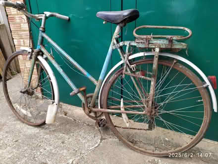 Photo of free Old Carlton bicycle (Hitchin SG5) #2