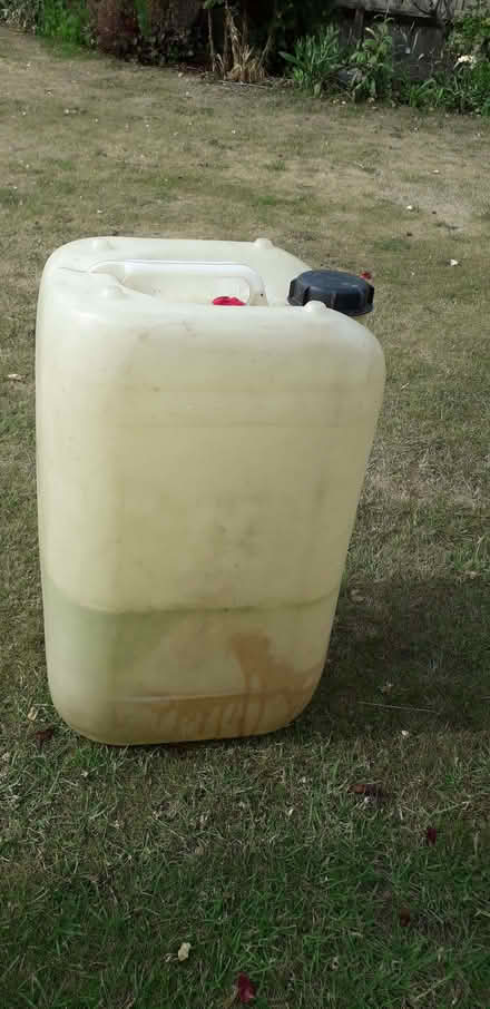 Photo of 25 ltr water container (Piddington HP14) #1