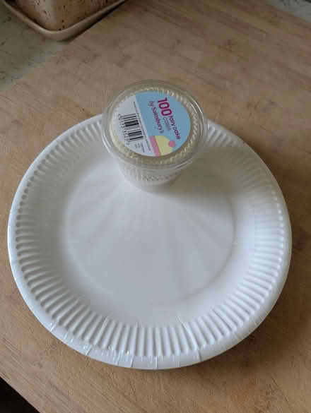 Photo of free Party plates and cupcakes holders (SW2) #1