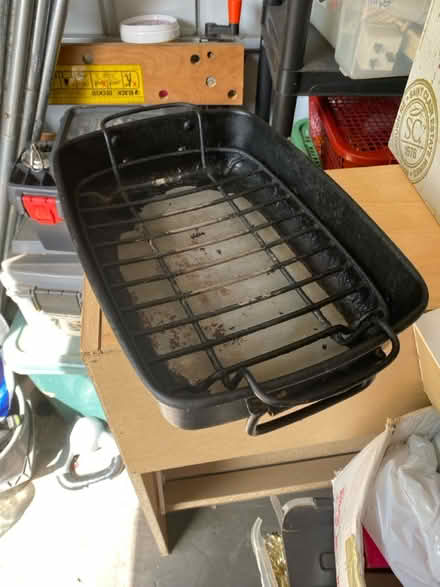 Photo of free Roasting Tin W/Rack (Kingsway, GL2) #1