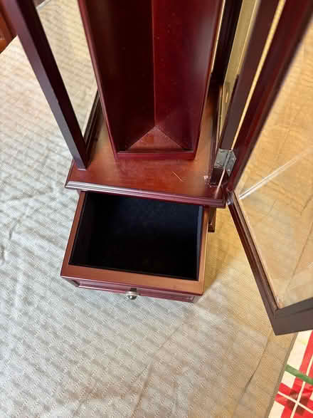 Photo of free Bombay Necklace Box (Middletown, NJ) #3