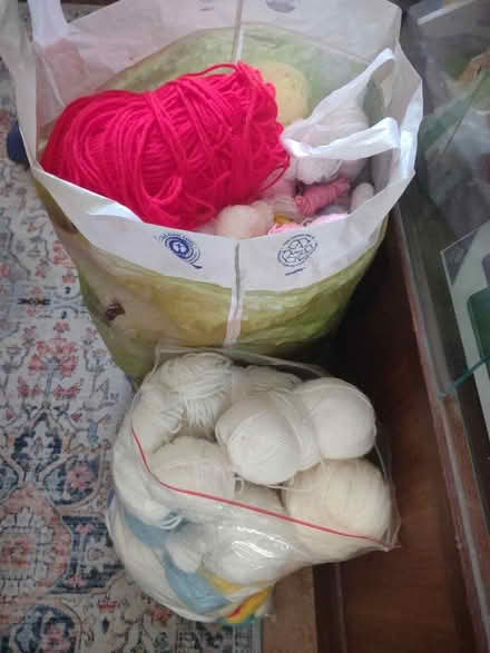 Photo of free Oddments Of Wool For Small Knitted Toys (CT9) #2
