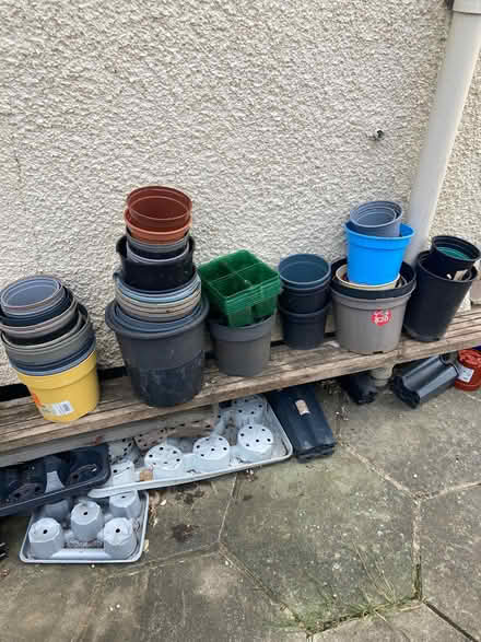 Photo of free Various plastic pots (Stanford-Le-Hope SS17) #1