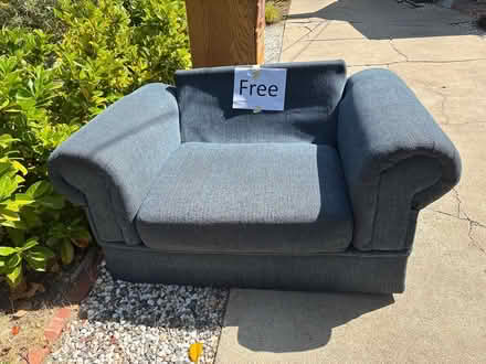 Photo of free Extra wide sofa chair (Palo Alto near Lucy Stern) #1