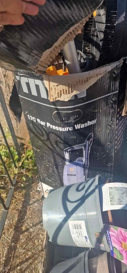 Photo of free Pressure washer and garden bits (Chessington KT9) #2
