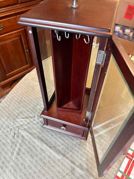 Photo of free Bombay Necklace Box (Middletown, NJ) #2