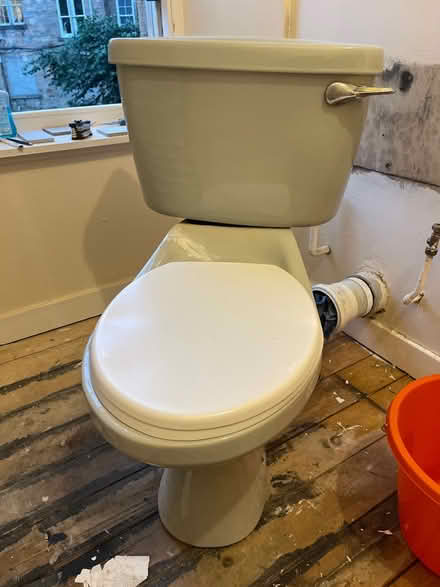 Photo of free 3 piece bathroom suite (West end G3) #2