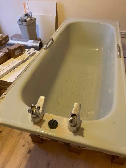 Photo of free 3 piece bathroom suite (West end G3) #3