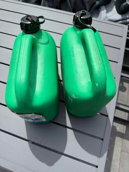 Photo of free 2 x 5 litre petrol plastic cans (RG7 1gx) #2
