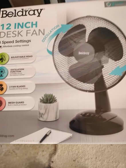 Photo of free Desk fan (Eaton Bray LU6) #1