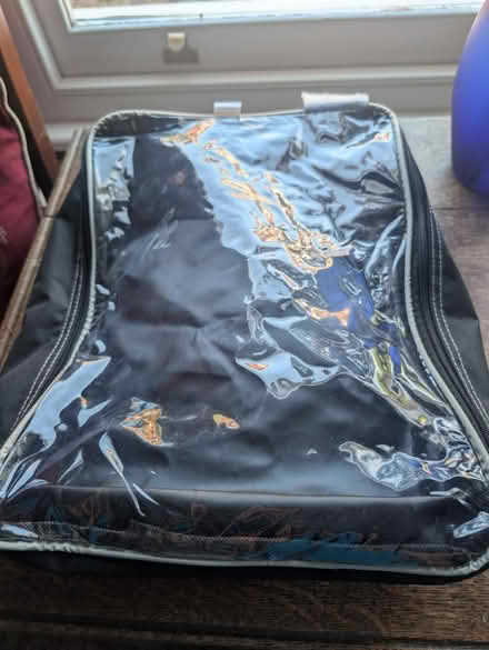 Photo of free 4 heavy plastic bags with zip (Neasden NW10) #3