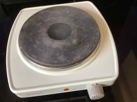 Photo of free Electric hot plate! Bedsit or Motor Home? (Banstead SM7) #1