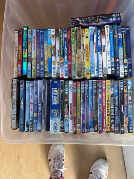 Photo of free DVD player and dvds (SE9) #4