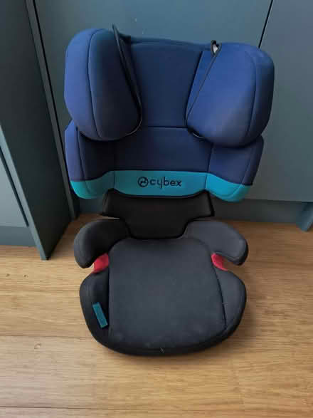 Photo of free Isofix car seat (Greystones S11) #1
