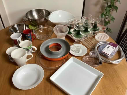 Photo of free Miscellaneous kitchen and bathroom items (Wavertree Nook L15) #1