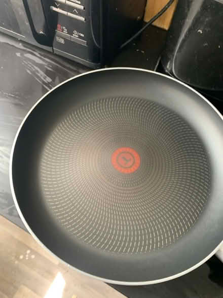 Photo of free Large Tefal non stick pan (NW10) #2