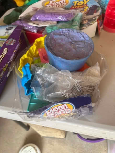Photo of free Various Moon Sand, PlayDoh and Kinectic Sand sets (Marlow Bottom SL7) #4