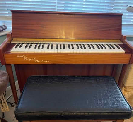 Photo of free Electric piano / organ ? (Rubery B45) #1