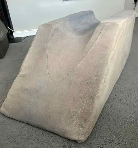 Photo of free Leg support cushion (Welwyn Garden City AL7) #3