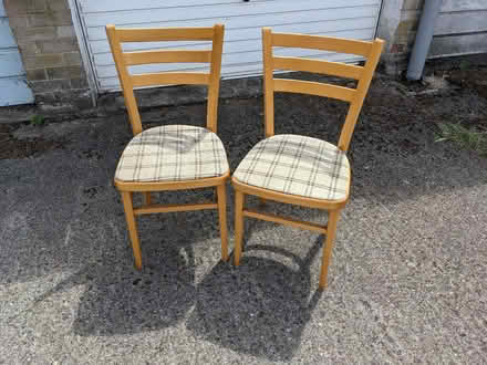 Photo of free 2 x 1980s dining room chairs. (Caldecott OX14) #1