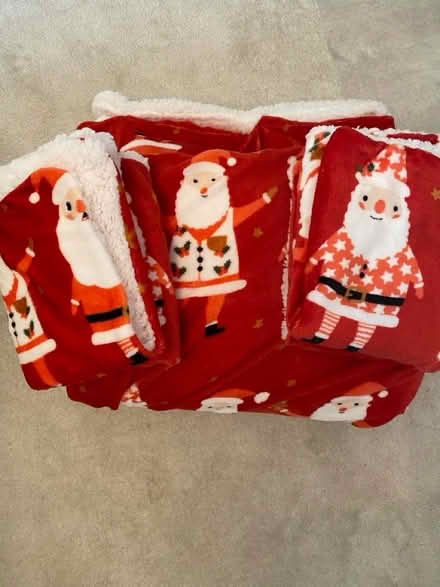 Photo of free Never used kids Christmas duvet set (Raynes Park) #1