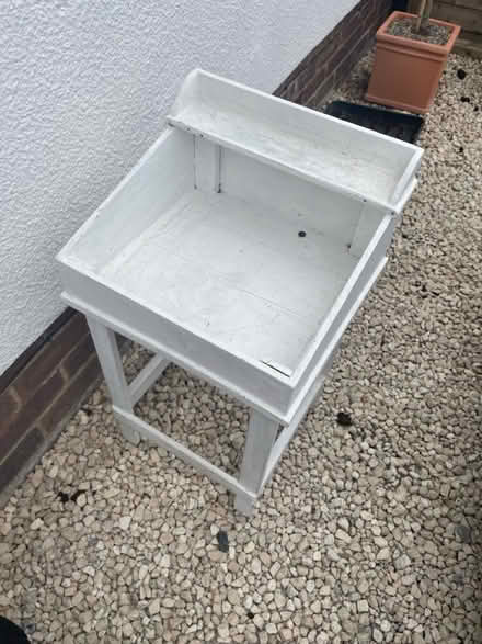 Photo of free Pot stand / side table (Oakley HP18) #1