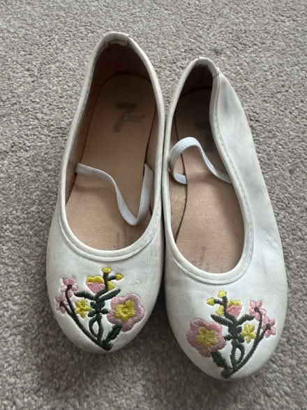 Photo of free Girls shoes (Ruislip) #3