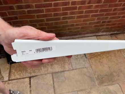 Photo of free Spur Shelf Brackets (GU18) #1