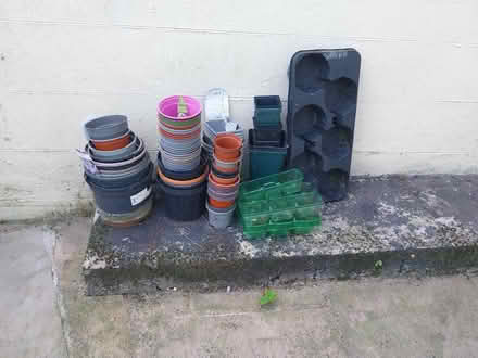 Photo of free Assorted plastic pots (Presteigne LD8) #1