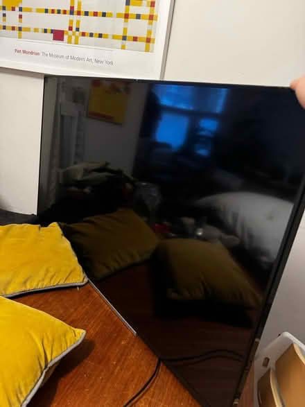 Photo of free 40” tv (Plaistow E13) #2