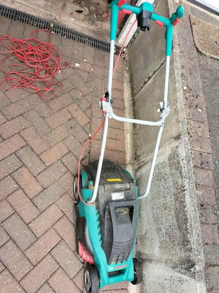 Photo of free bosch 36cm lawnmower (Wollaton NG8) #2