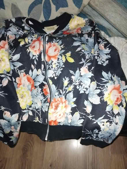 Photo of free 2 summer zip ups ladies (Bloxwich.walsall WS3) #1
