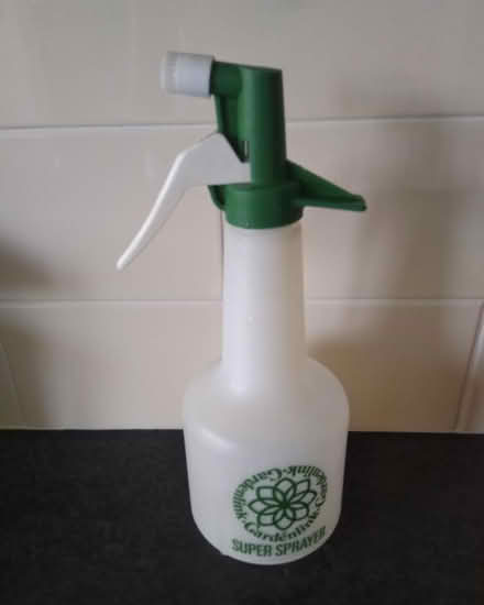 Photo of free Garden sprayer, with nozzle with different spray settings (Millhouses S7) #1