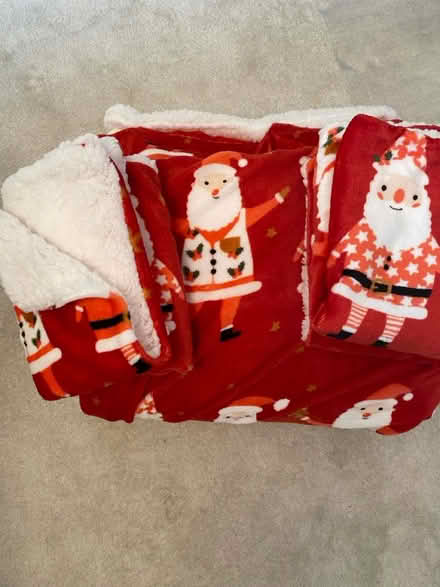 Photo of free Never used kids Christmas duvet set (Raynes Park) #2