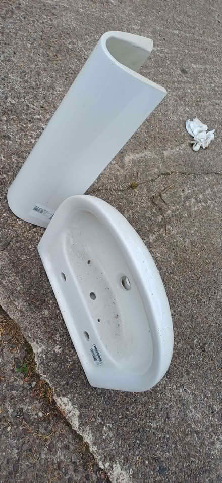 Photo of free Sink - not been used (Hough CW2) #1