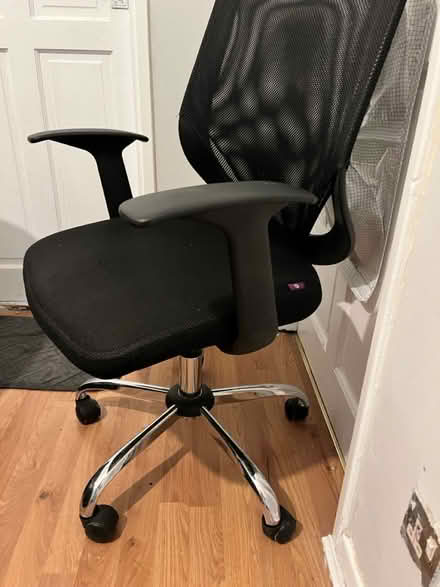 Photo of free Office chair in good condition (Heston) #2