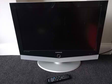 Photo of free Samsung 32" flat screen TV (Scale Hall LA1) #1