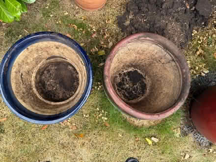 Photo of free Two ceramic pots (RG7 1gx) #1