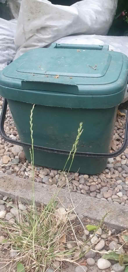 Photo of free Smal Compost bin (E12 Manor park) #1