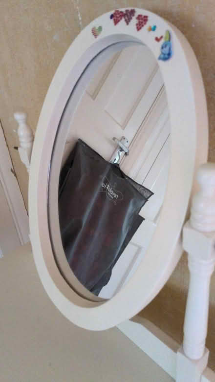 Photo of free Dressing table for girls room (BR1) #4