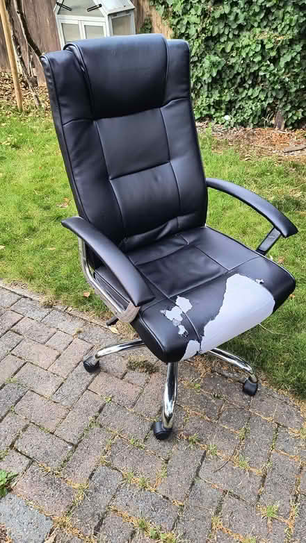 Photo of free Desk chair (Catford South SE6) #1