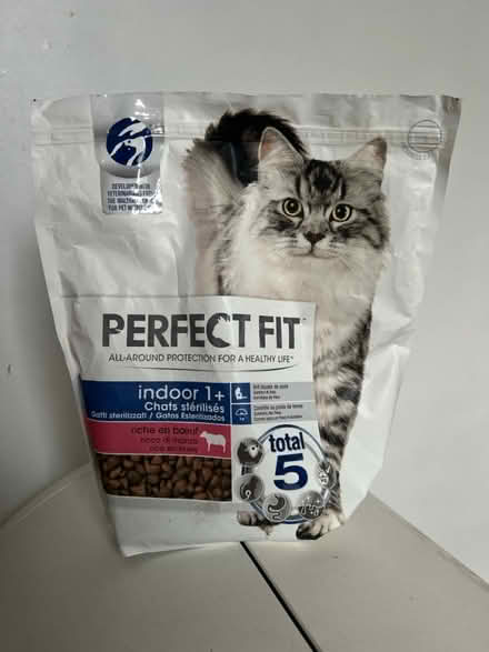 Photo of free Cat food wet + some dried kibbles (SW8) #3