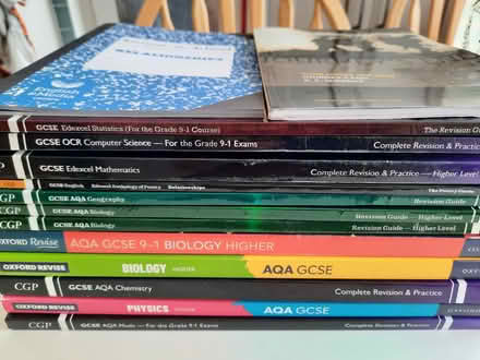 Photo of free GCSE revision guides (North baddesley SO52) #1