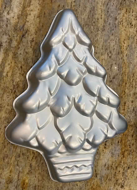 Photo of free Cake pans (Clinton) #2