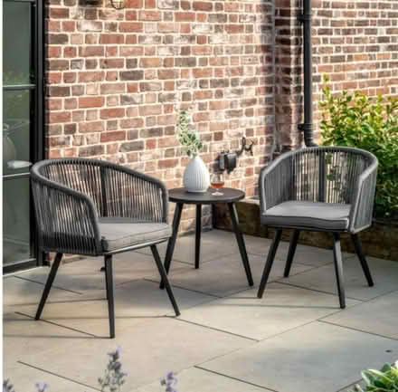 Photo of Garden furniture (SE16) #2