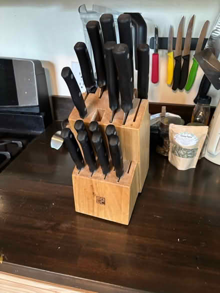 Photo of free Knife block (Near Chelmsford Center) #1