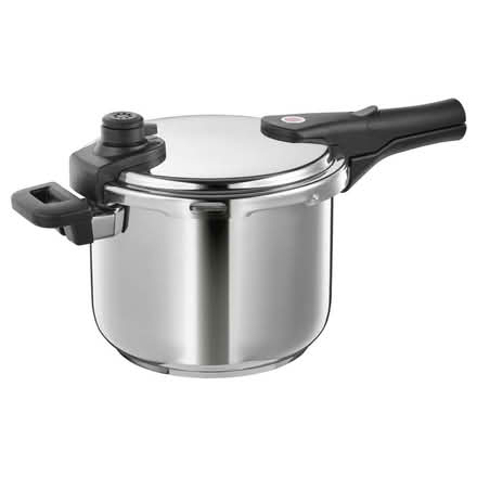 Photo of Pressure cooker (Sw19) #1