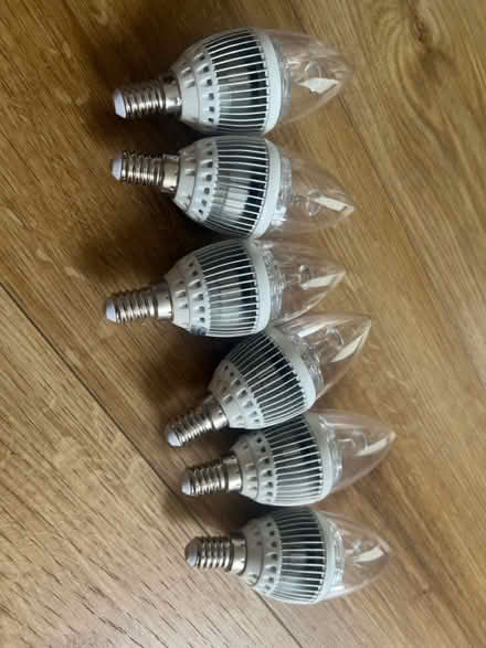 Photo of free 8 x G9 led + 6 x led candle lamps (Farnworth Widnes WA8) #1