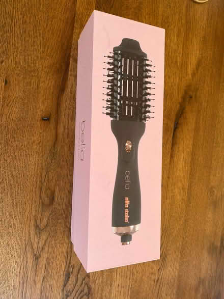 Photo of free Blowdry brush (Edgeside BB4) #1