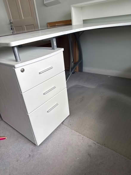 Photo of free Corner desk with drawers (New Malden) #2